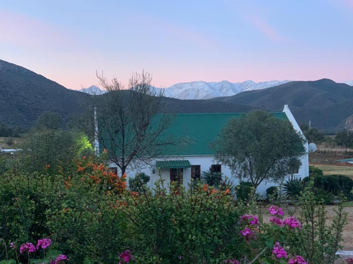 Berluda Farmhouse And Cottages Oudtshoorn Bagian luar foto